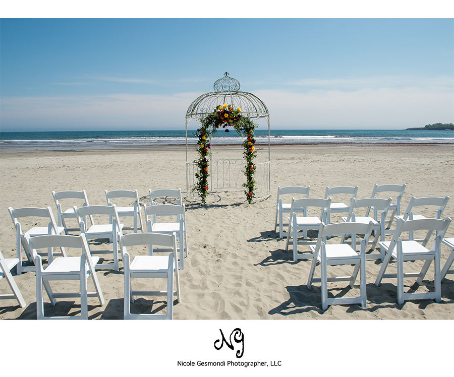 Small wedding ceremony at Easton's Beach in Newport, RI Small wedding ceremony at Easton's Beach in Newport, RI
