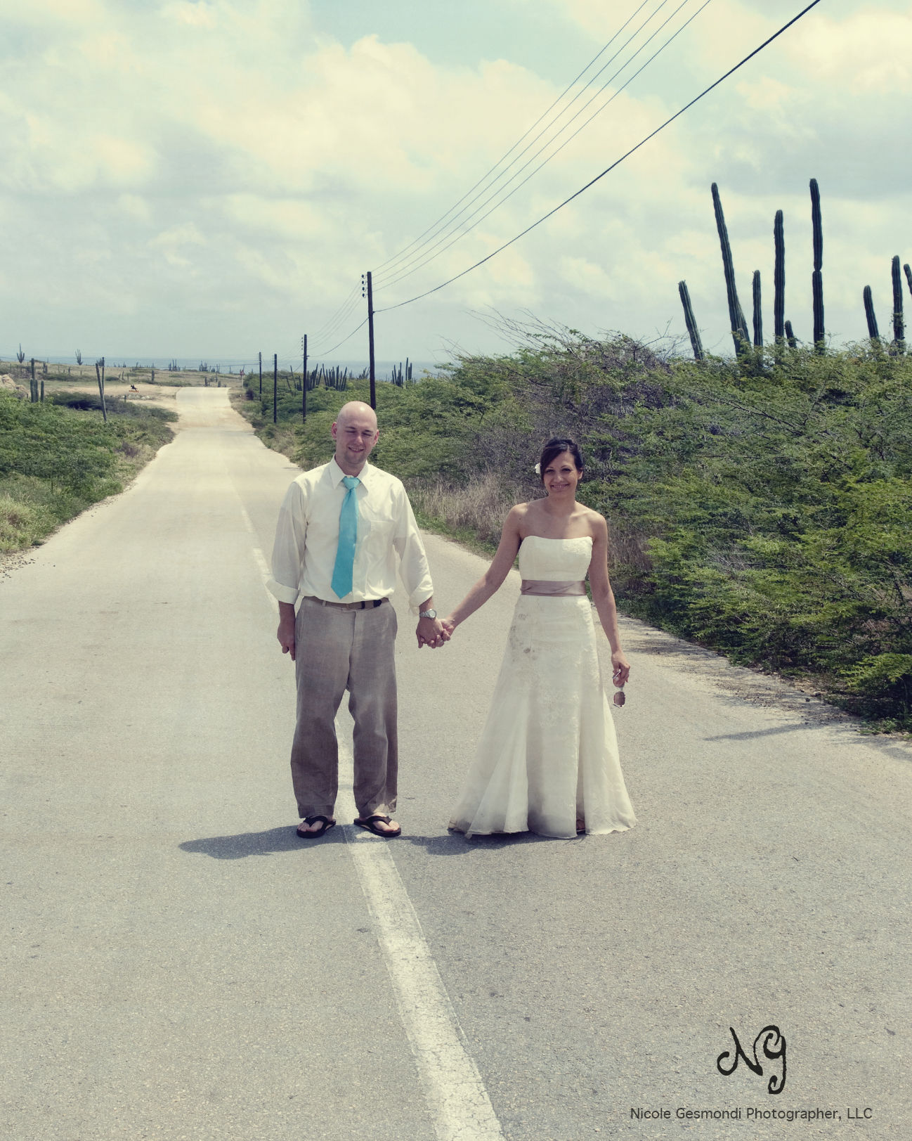 Aruba trash the dress photos Aruba trash the dress photos
